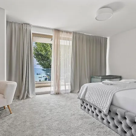 Bed & Breakfast The 3*